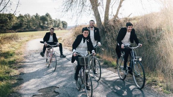 2princesesbarbudes porten al Casino de la Floresta el seu treball 'Sempre de vacances'