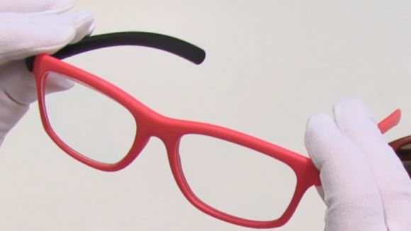 La companyia de lents Indo promou un projecte per  crear ulleres personalitzades amb impressores 3D