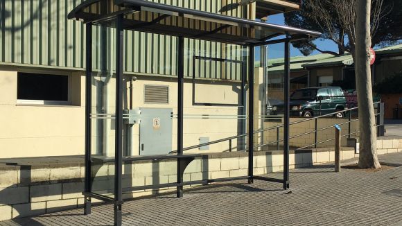 L'EMD de Valldoreix renova vuit marquesines d'autobús al passeig de Rubí i al carrer Brollador