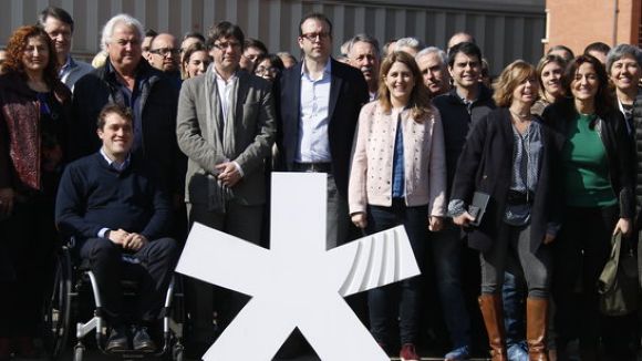 Puigdemont apel·la a la responsabilitat del món local per construir l'estat independent