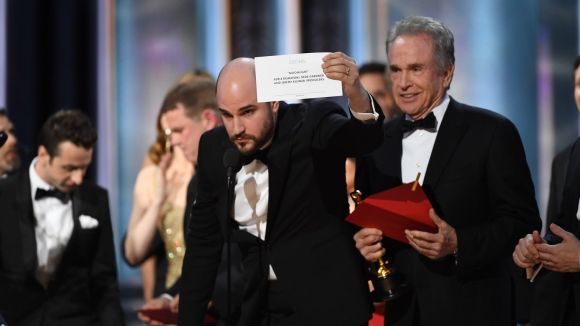 Reviu com Cugat.cat ha retransmès en directe la pífia de l'entrega de l'Oscar a millor pel·lícula