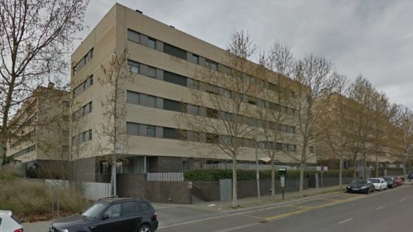 Entren a robar a dos pisos d'una comunitat de veïns del carrer de la Coma, a Can Mates