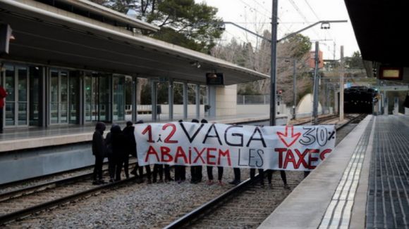 La UAB viu la segona jornada de vaga per exigir la rebaixa d'un 30% en les taxes universitàries