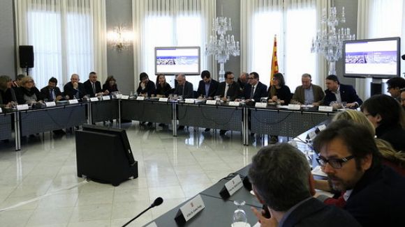 Els cotxes de més de 20 anys no podran circular els dies feiners per l'entorn de Barcelona a partir del 2019