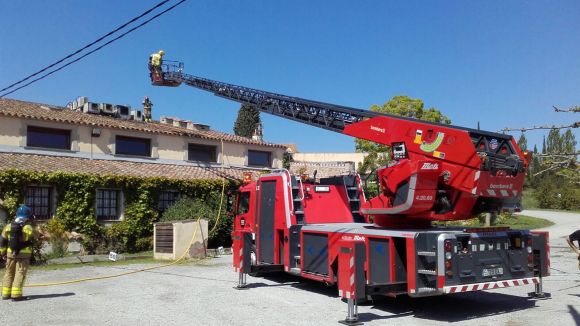 Desallotgen la cuina de la Masia Can Ametller per un incendi