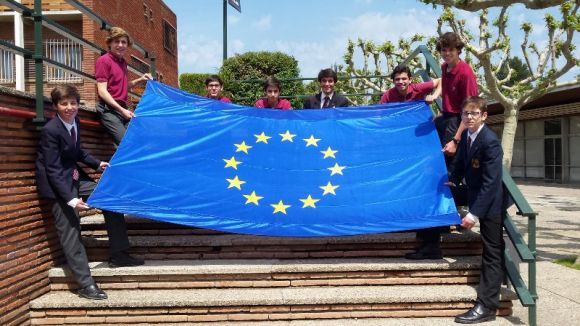 Vuit estudiants del Viaró guanyen el concurs Euroscola amb un reportatge sobre el dret d'asil