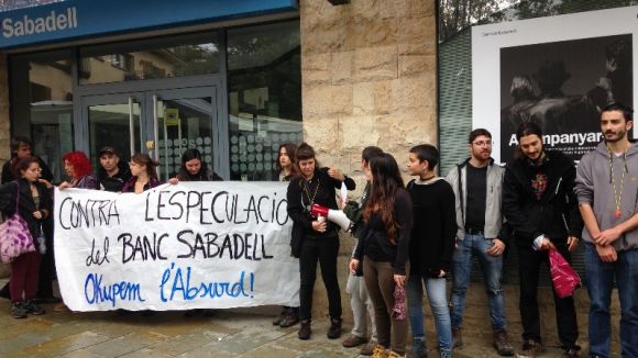 La Xesca protesta contra el seu desallotjament i l'especulació del Banc Sabadell