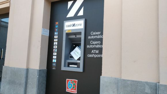 En funcionament el caixer automàtic que FGC ha instalat a l'estació de Sant Cugat
