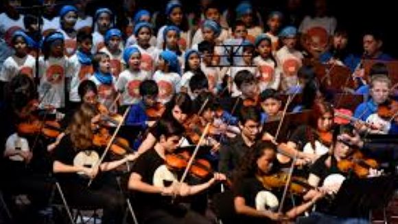 L'associació Cantarell comença la celebració del 35è aniversari amb un concert solidari