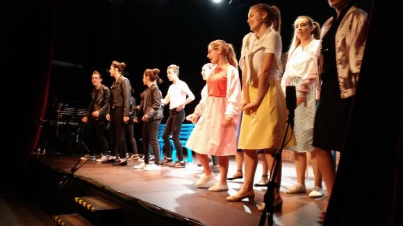 El teatre musical d'Aula de So mostra la feina de tot l'any al musical 'Grease'