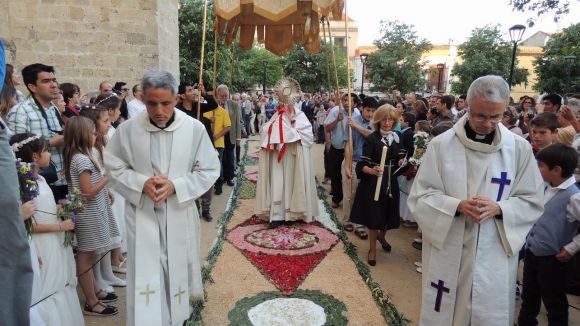 El Corpus Christi, avui a Sant Cugat amb la tradicional processó sobre la catifa de flors