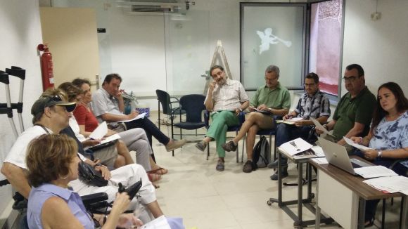 Veïns de Centre-Estació exigeixen a l'Ajuntament un millor manteniment de zones del barri