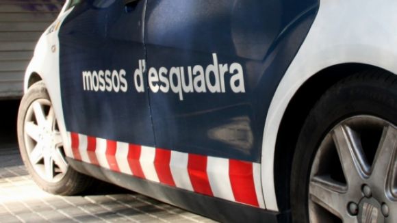 Investiguen dos joves de Sant Cugat per fer una vintena de pintades en mobiliari urbà a Tortosa