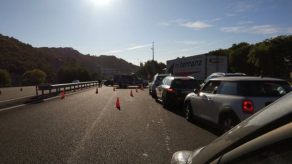 Retencions a la C16 a Sant Cugat pels macrocontrols antiterroristes a les carreteres catalanes