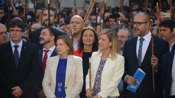 Conesa i 700 alcaldes més mostren la força del seu compromís amb l'1-O