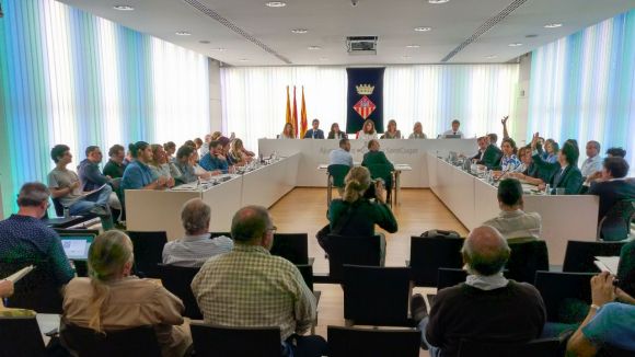Vistiplau al manifest de l'alcaldessa de suport a l'1-O, malgrat l'advertiment del secretari de la seva il·legalitat