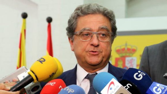 Enric Millo demana per carta als alcaldes que mantinguin la 'neutralitat' a l'espai públic