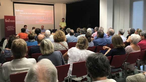 Federalistes d'Esquerres presenta amb un debat el seu projecte pel futur del país