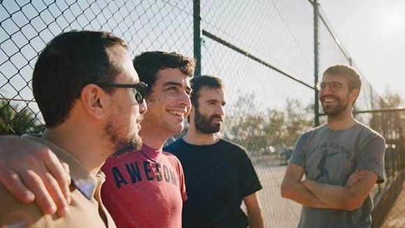 Manel dóna el tret de sortida al Petits Camaleons amb el concert inaugural