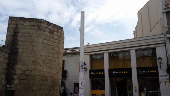 La senyera de la plaça d'Octavià ha estat retirada pel trencament del màstil