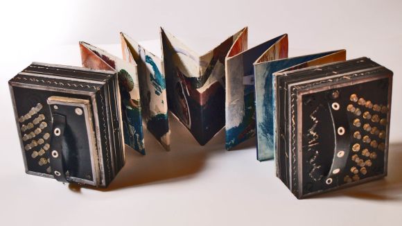 Carme Serret ens descobreix què són els llibres d'artista a l'espai de literatura del magazín