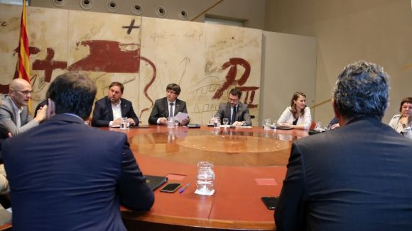 Els grups municipals analitzen l'acord del consell de ministres d'intervenció de la Generalitat