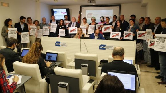 L'ACM i l'AMI criden a coordinar ajuntaments, consells comarcals i diputacions per defensar les institucions