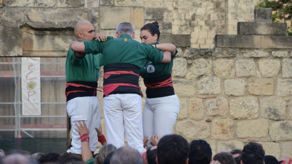 Mireia Ferrés (Gausacs), primera dona en descarregar un castell de 9 en la posició de segona tapada