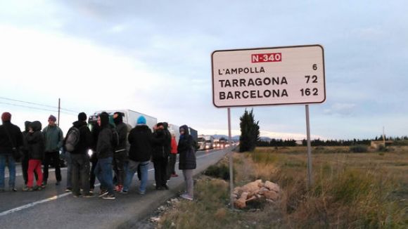 50 membres del CDR de Sant Cugat, a les accions de tall de fronteres a l'Aldea, l'Ampolla i Puigcerdà