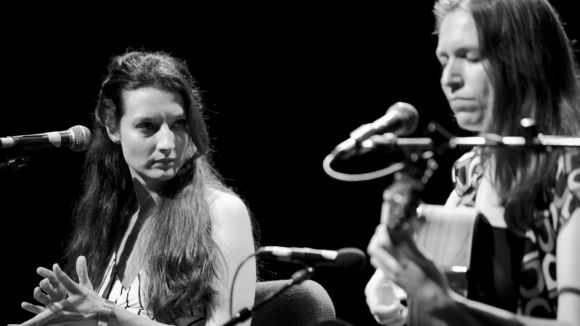 El duet d'Isabel Vinardell i Isabelle Laudenbach porten l'emoció del flamenc i la copla als Vespres al Pati