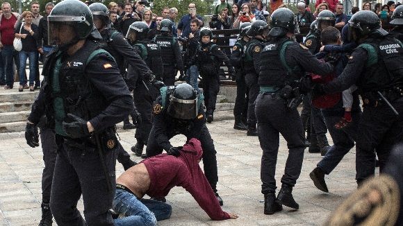 Gisela Llobet (psicòloga): 'Hem de dosificar la quantitat d'informació que rebem aquests dies'