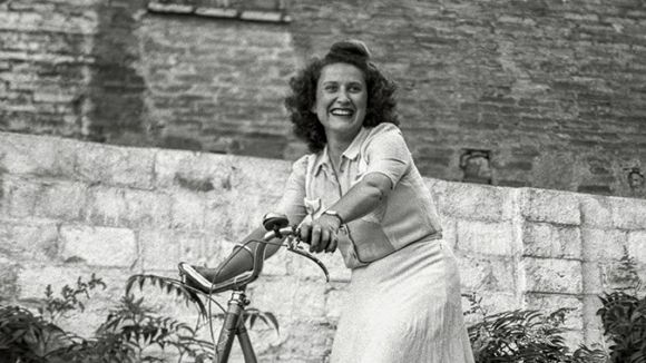 Cal Gerrer inaugura avui l'exposició 'Sobre rodes', un recull de fotografies del Sant Cugat dels 30 i 40