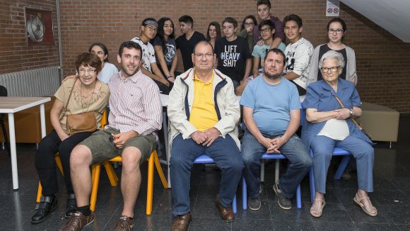 L'Institut Arnau Cadell participa al calendari solidari 2018 d'AVAN