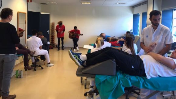 Concert terapèutic a Asepeyo Sant Cugat amb l'Associació Música en Vena