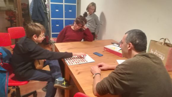 El taller de pardals i orenetes prepara els infants per poder cantar Quinto a la versió infantil de l'activitat