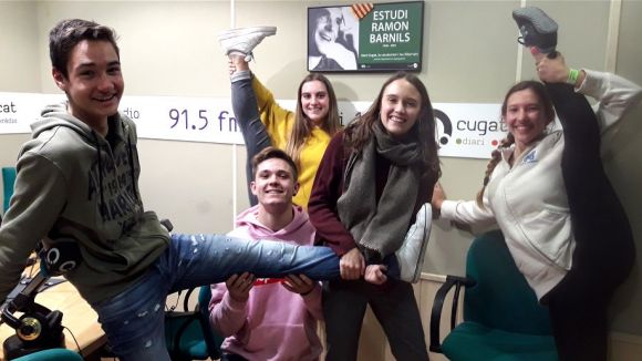 Els joves d''El Núvol' s'apropen a la gimnàstica estètica amb les esportistes de Sant Cugat