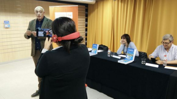 Els professionals de la informació en l'era digital, reivindicats a '#MOJO. Manual de periodismo móvil'