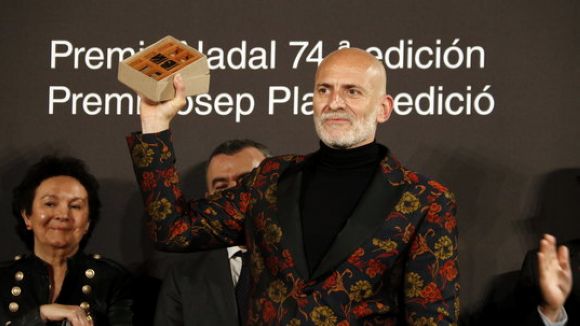 La novel·la 'Un amor', del santcugatenc Alejandro Palomas, arriba avui a les llibreries