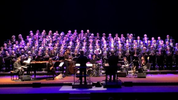 Crida per a la gent gran a participar en un gran concert al Teatre-Auditori