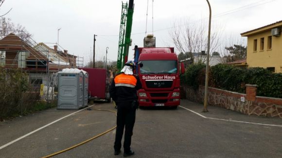 Aturada la fuita de gas al carrer de Castellot de Valldoreix