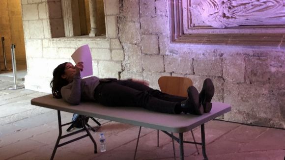 La dualitat entre cos i ment a través de la mort feta performance