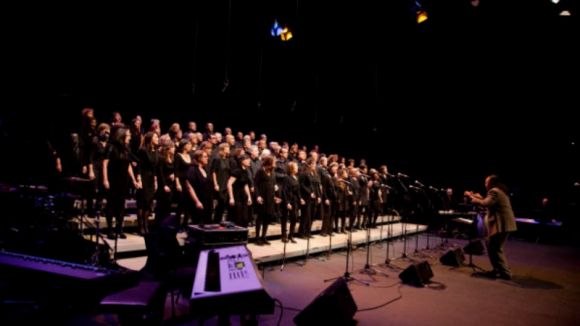 El Gospel Sant Cugat celebra 10 anys amb més de 100.000 euros recaptats i l'horitzó en els 100 cantaires