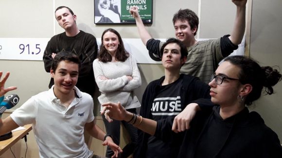 Els joves d''El Núvol' omplen l'estudi de grunge, rock i metal amb els santcugantencs Dirty Mannequin