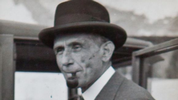 Aprofundim en la vida i obra de Pompeu Fabra amb l'equip del Servei Local de Català