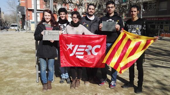 Les JERC Sant Cugat retiren dues plaques franquistes 'pels reiterats incompliments de l'equip govern'