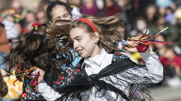 El Carnaval infantil es consolida amb el Ball de Giovenetes i la participació de comparses familiars