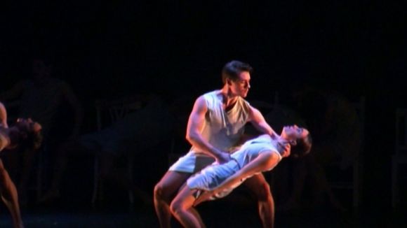 La jove companyia IT Dansa apropa amb humor la dansa contemporània al Teatre-Auditori