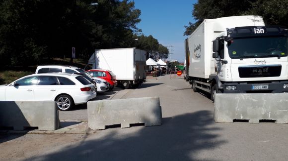 El mercadal de Valldoreix reforça la seguretat amb blocs de formigó als accessos