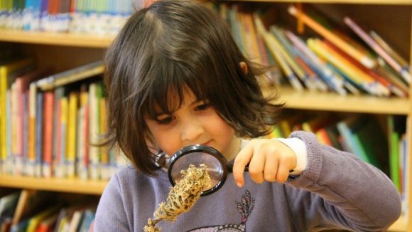 L'escola l'Olivera proposa una setmana d'activitats perquè els més petits experimentin sobre ciència