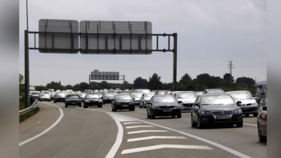 13 kilòmetres de cua a l'AP7 a Sant Cugat, una de les incidències de l'operació sortida
